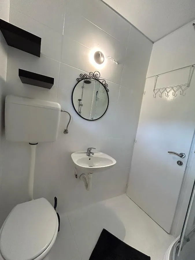 Apartment Apartmani Nada Drage Croatia