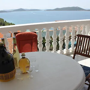 Apartament Toni Na Moru, Drage